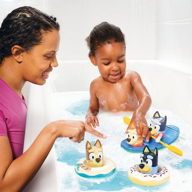 Bluey Family Bath Set Canoe & 2 Bath Splash & Float Bath Toys